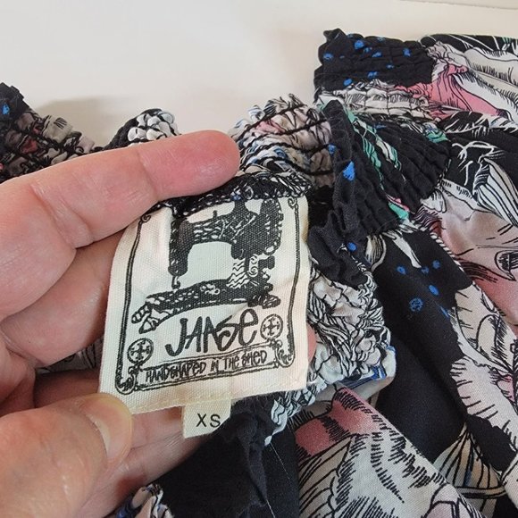 Jaase Boho Floral Flowy Bell Sleeve Shoulder Crop Blouse, XS. - Picture 4 of 9